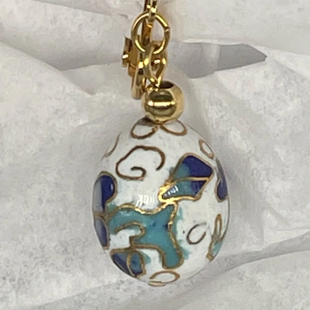 !!SOLD!! Vintage Avon White Blue Cloisonné Easter Egg Clip Earrings Bracelet - Picture 9 of 10